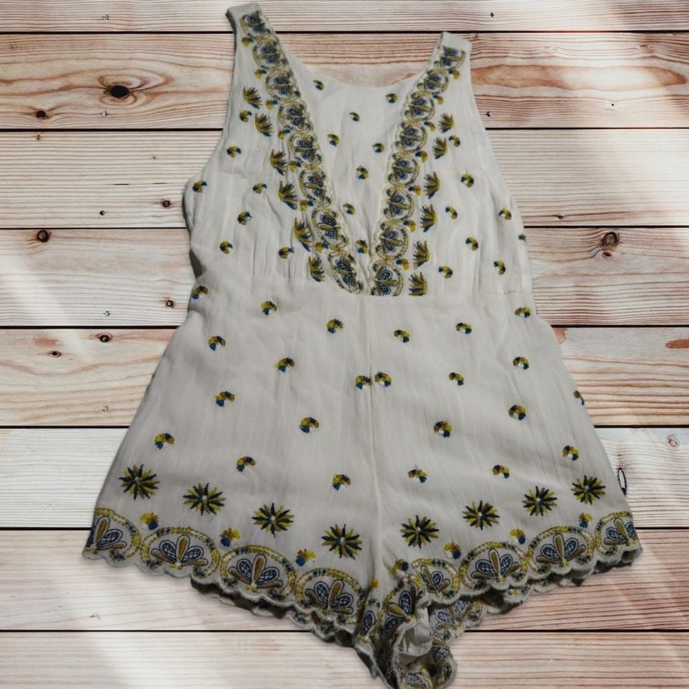 Free People Embroidered Romper Size 4